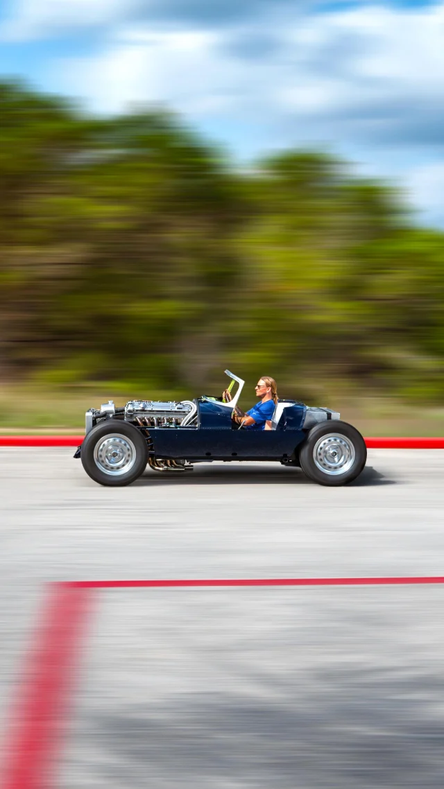 Maiden voyage time for our latest Team CJ XKSS tribute. Always such an exciting point in any restoration or build!
 
It also helps that the Team CJ Works sits on 15 acres, with a huge parking lot, perfect for maiden voyages!

#JaguarXKSS #XKSS #BritishClassic #ClassicCars #JaguarClassic #EngineBuild #Restoration #TeamCJ #Jaguar